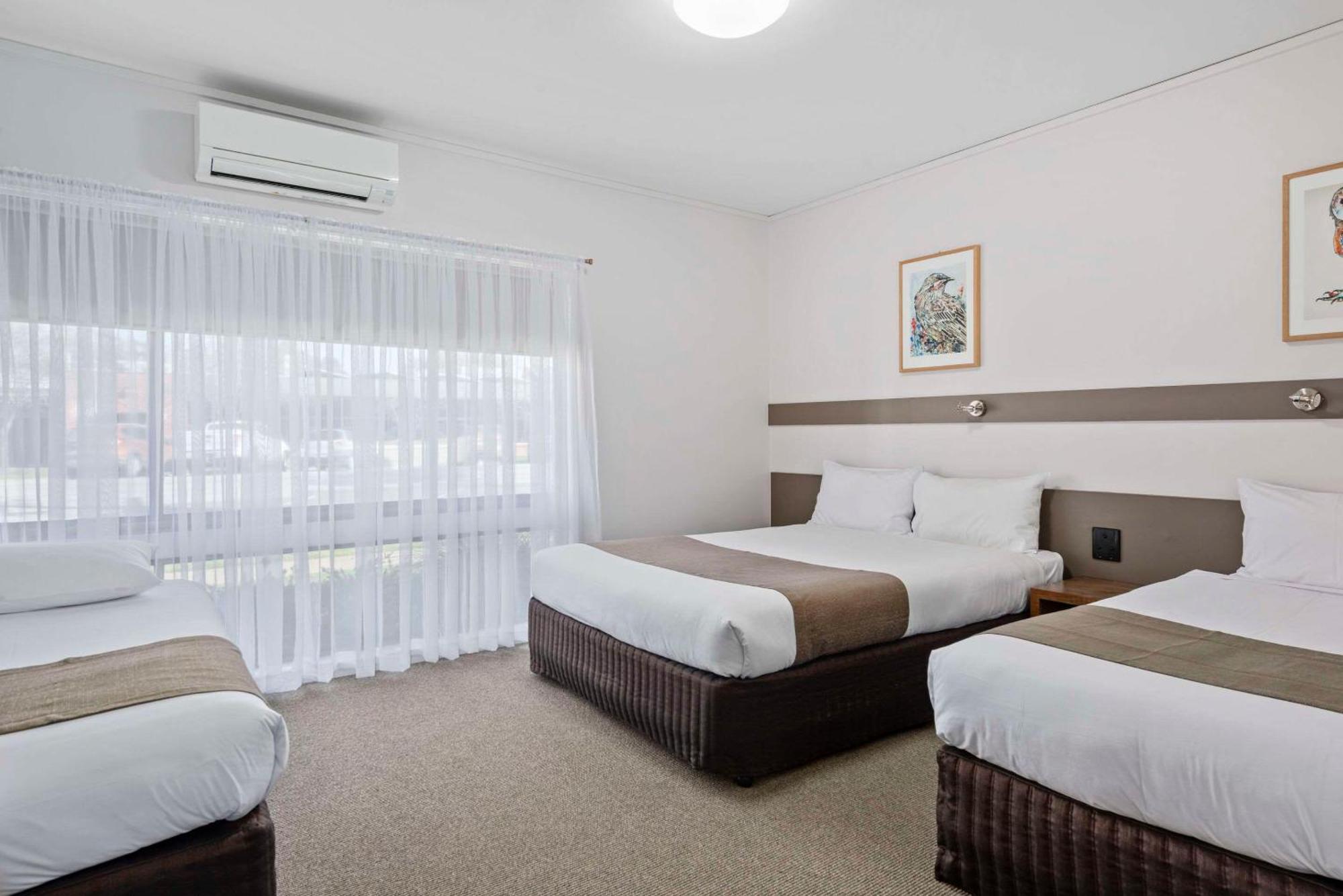 Comfort Inn Clubarham ภายนอก รูปภาพ